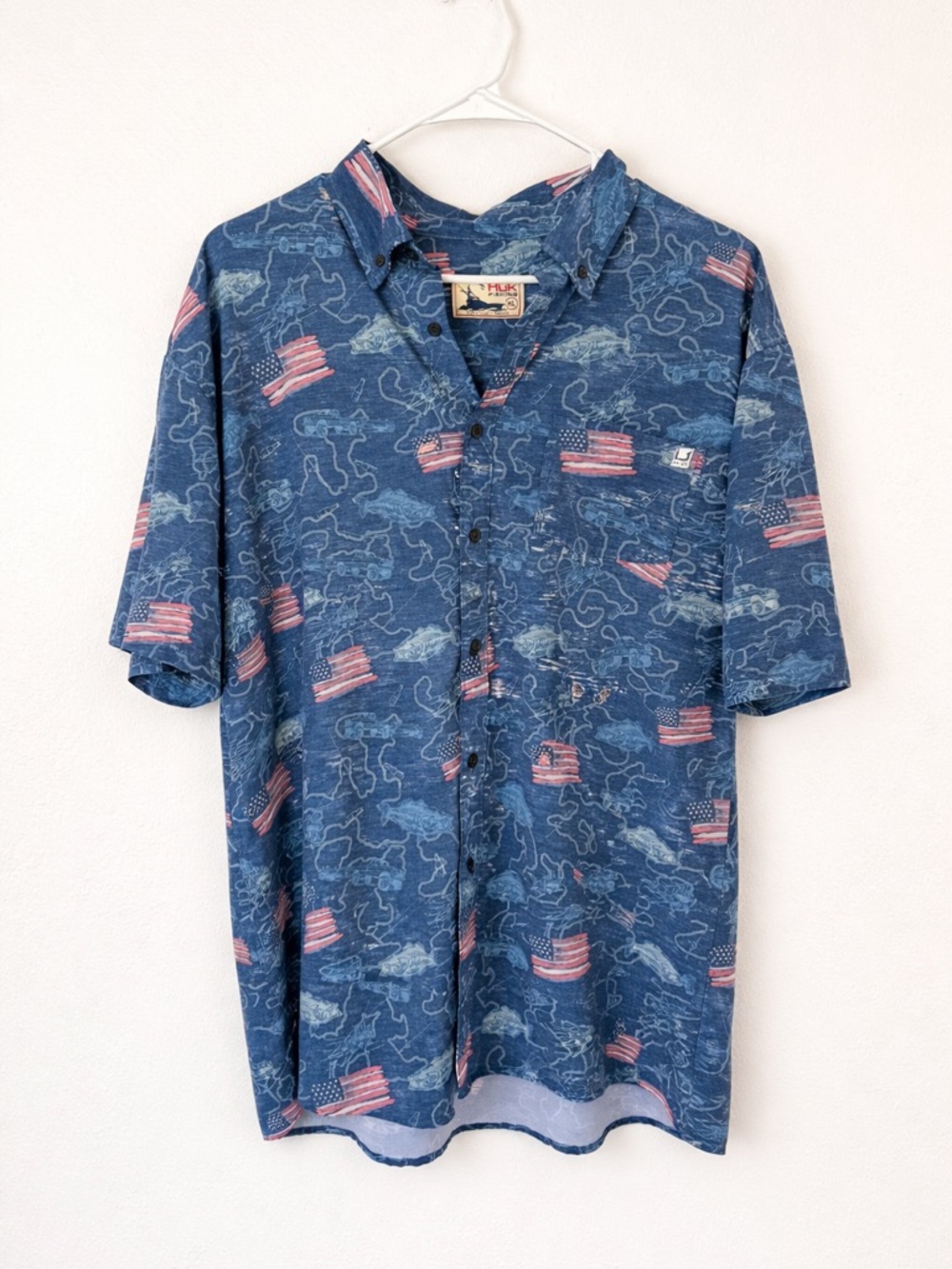 HUK Fishing Shirt Men’s XL Short Sleeve Button Up Fish Truck Flag Beer Boat